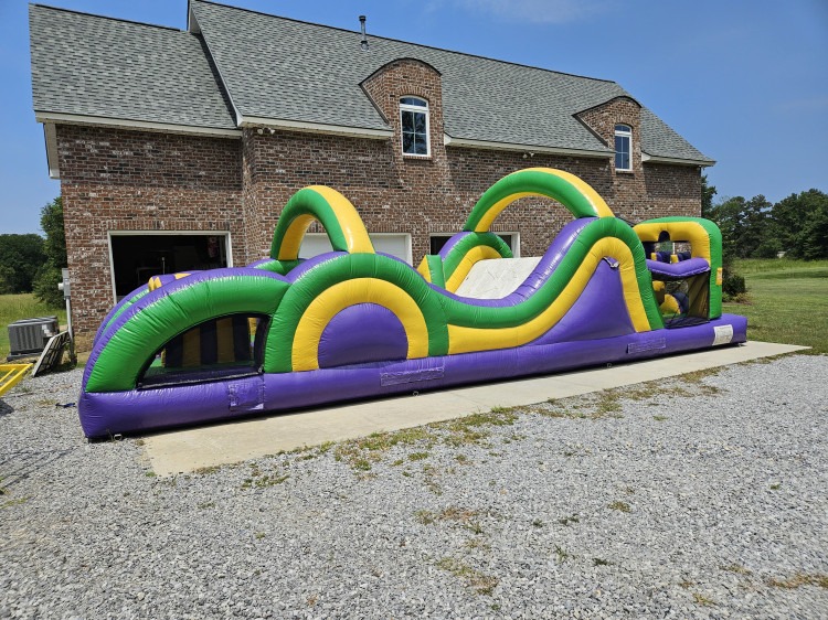 35' Mardi Gras Rush Obstacle