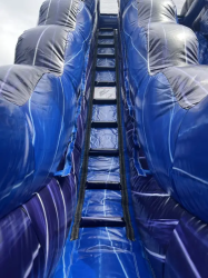 19203058 C23B 42C1 A67C EF2D1A3B0F25 1712435387 big 1759435852 20ft Blue Crush Waterslide